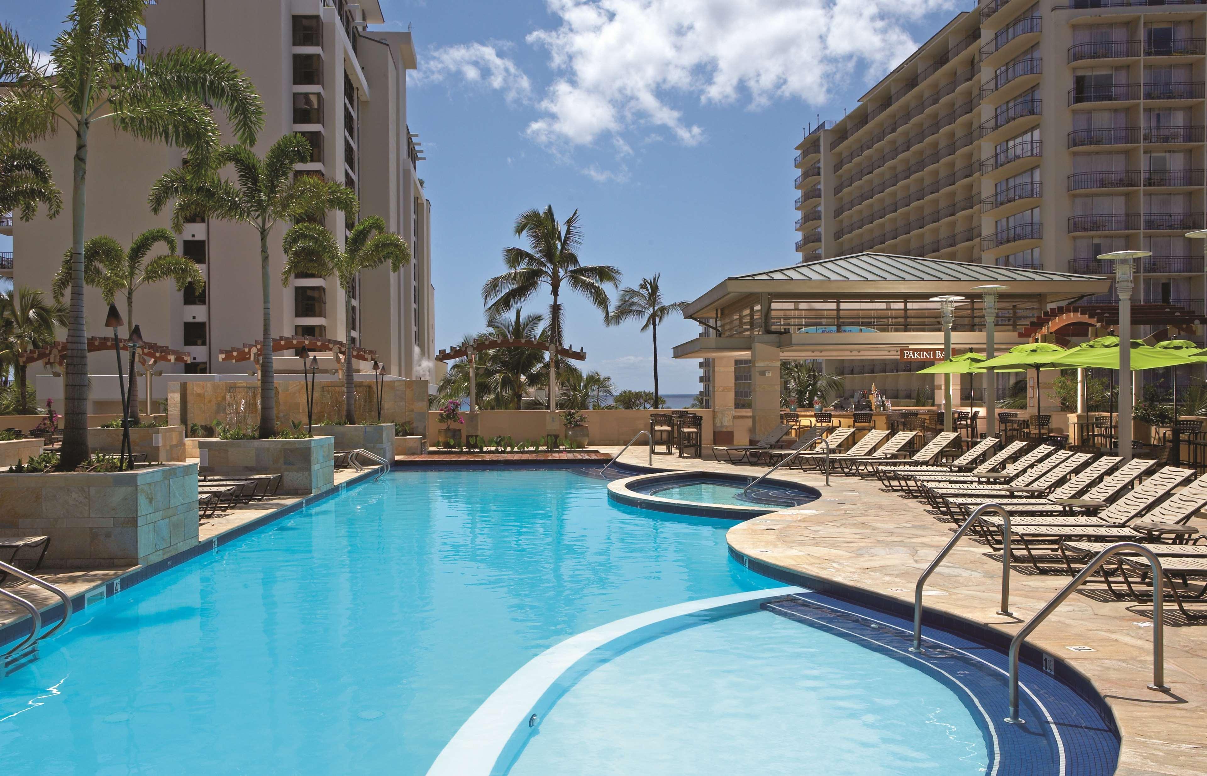 Embassy Suites By Hilton Waikiki Beach Walk Хонолулу Екстериор снимка
