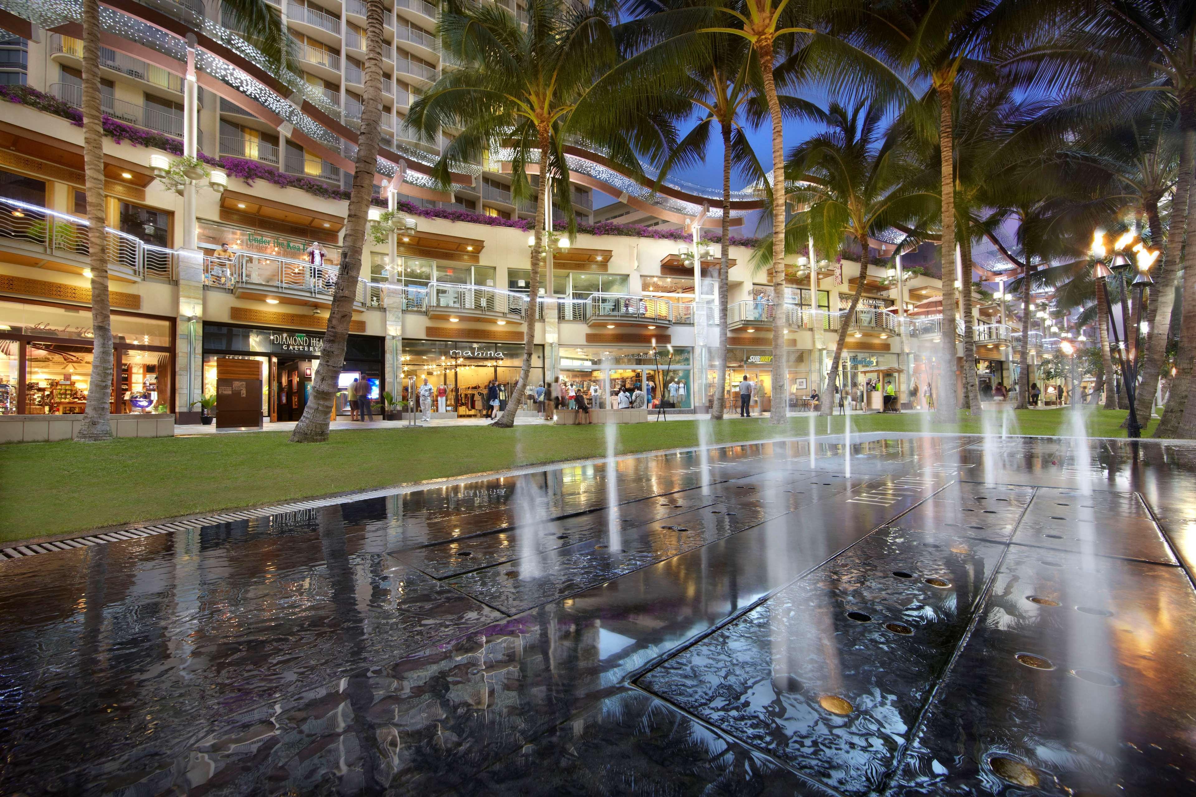 Embassy Suites By Hilton Waikiki Beach Walk Хонолулу Екстериор снимка