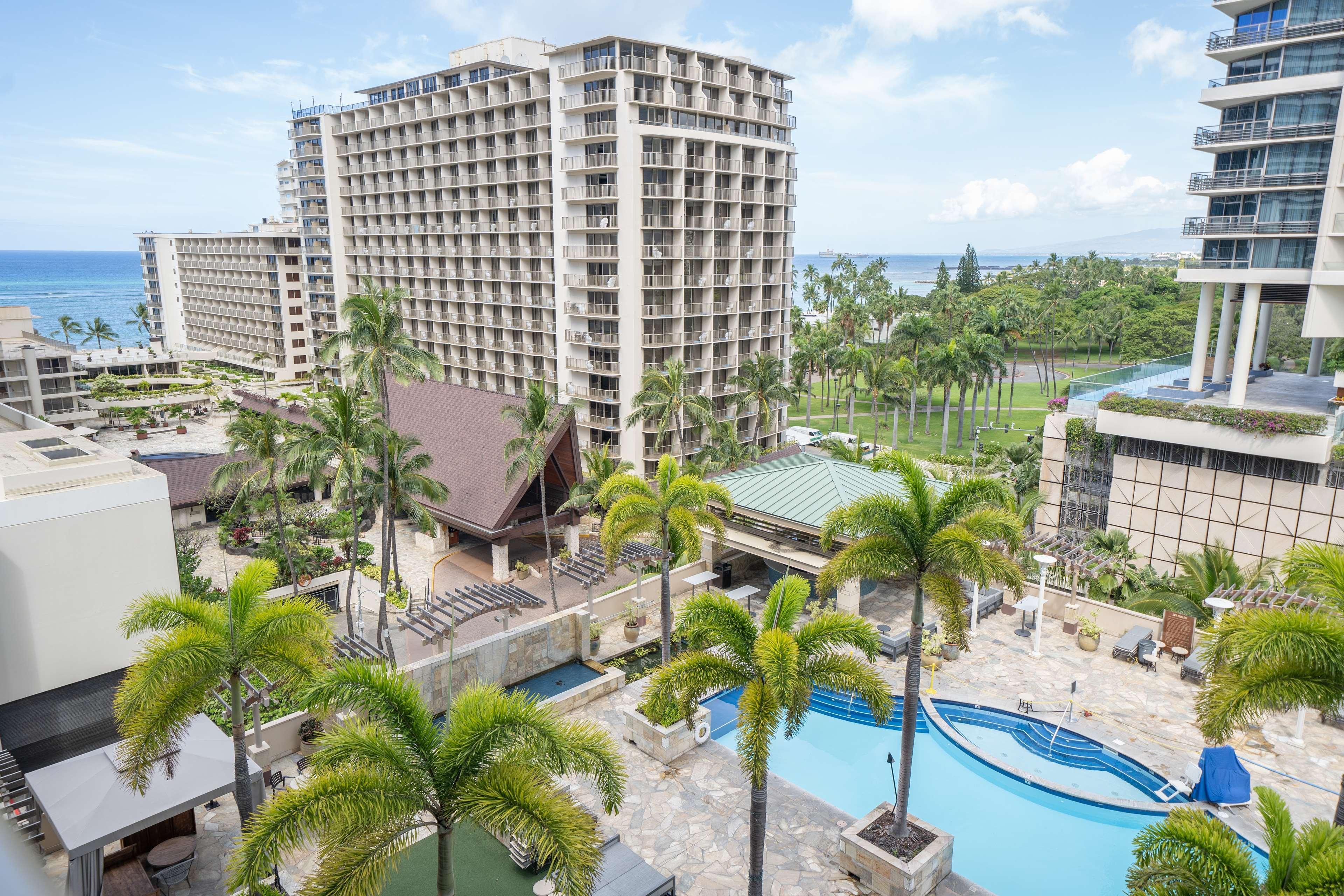 Embassy Suites By Hilton Waikiki Beach Walk Хонолулу Екстериор снимка