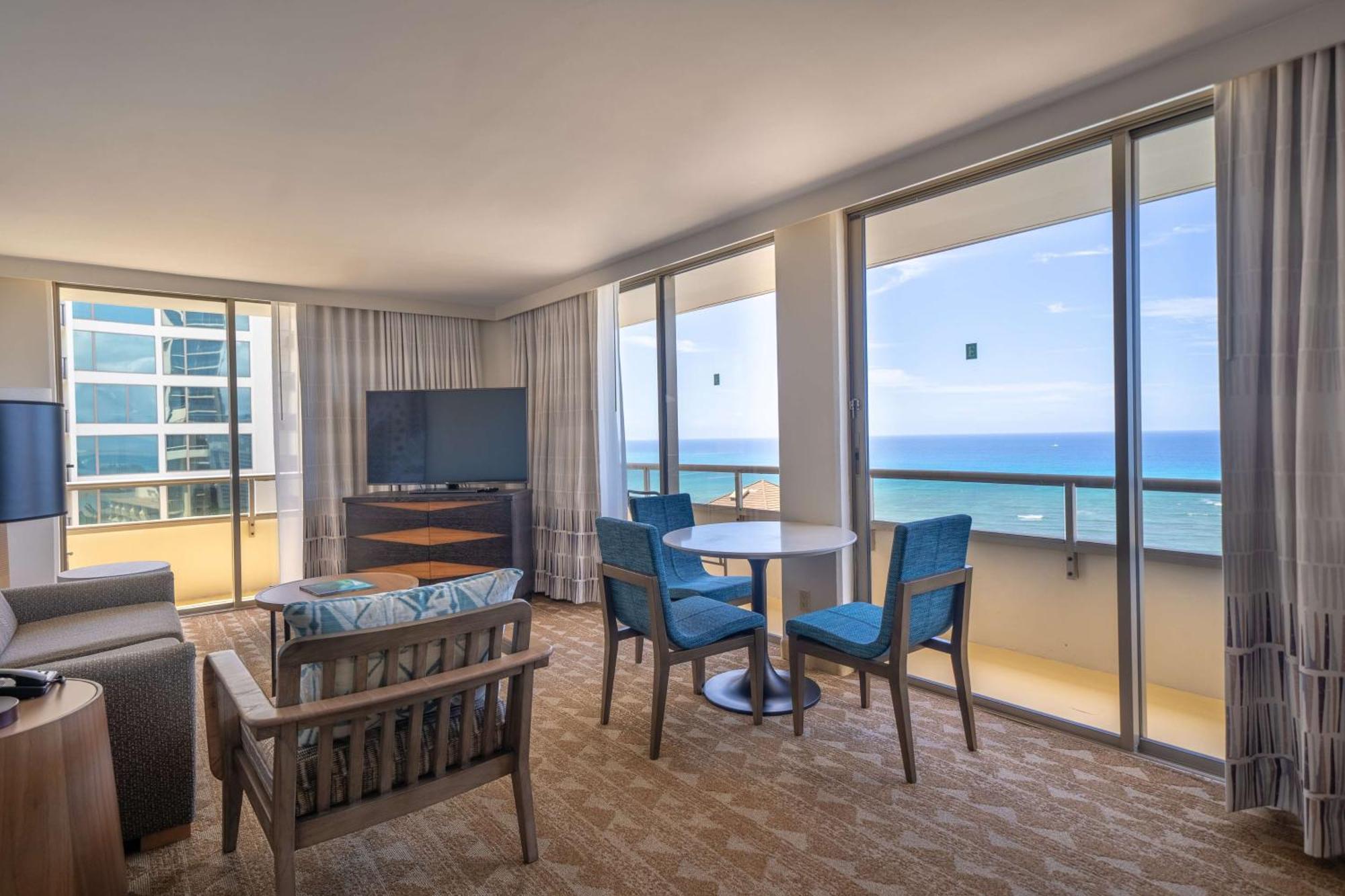 Embassy Suites By Hilton Waikiki Beach Walk Хонолулу Екстериор снимка