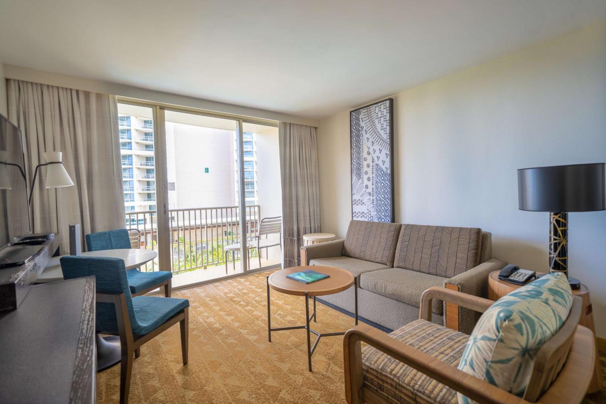 Embassy Suites By Hilton Waikiki Beach Walk Хонолулу Екстериор снимка
