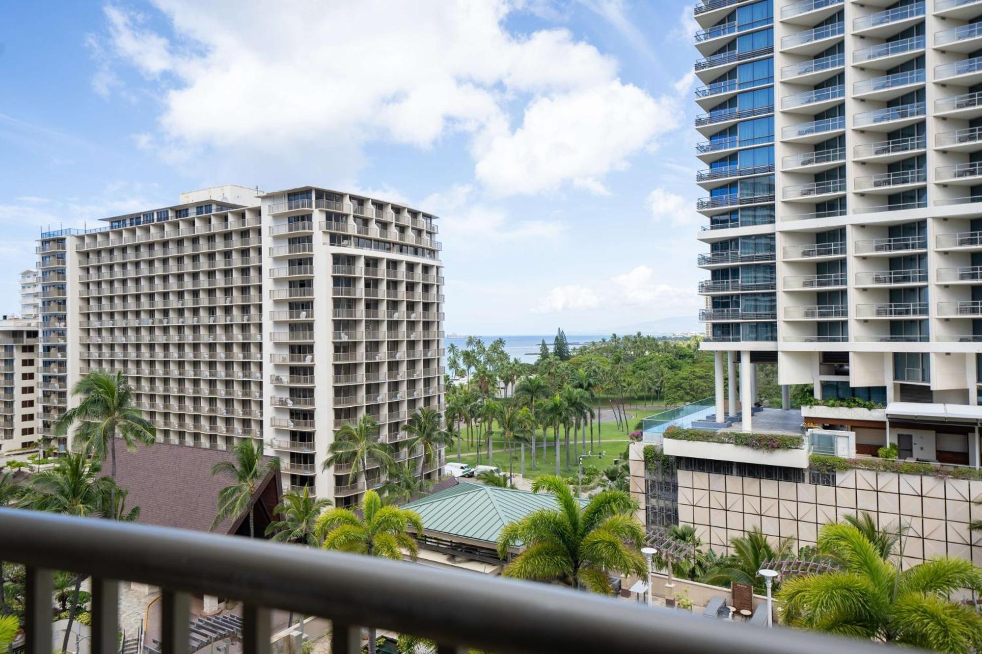 Embassy Suites By Hilton Waikiki Beach Walk Хонолулу Екстериор снимка