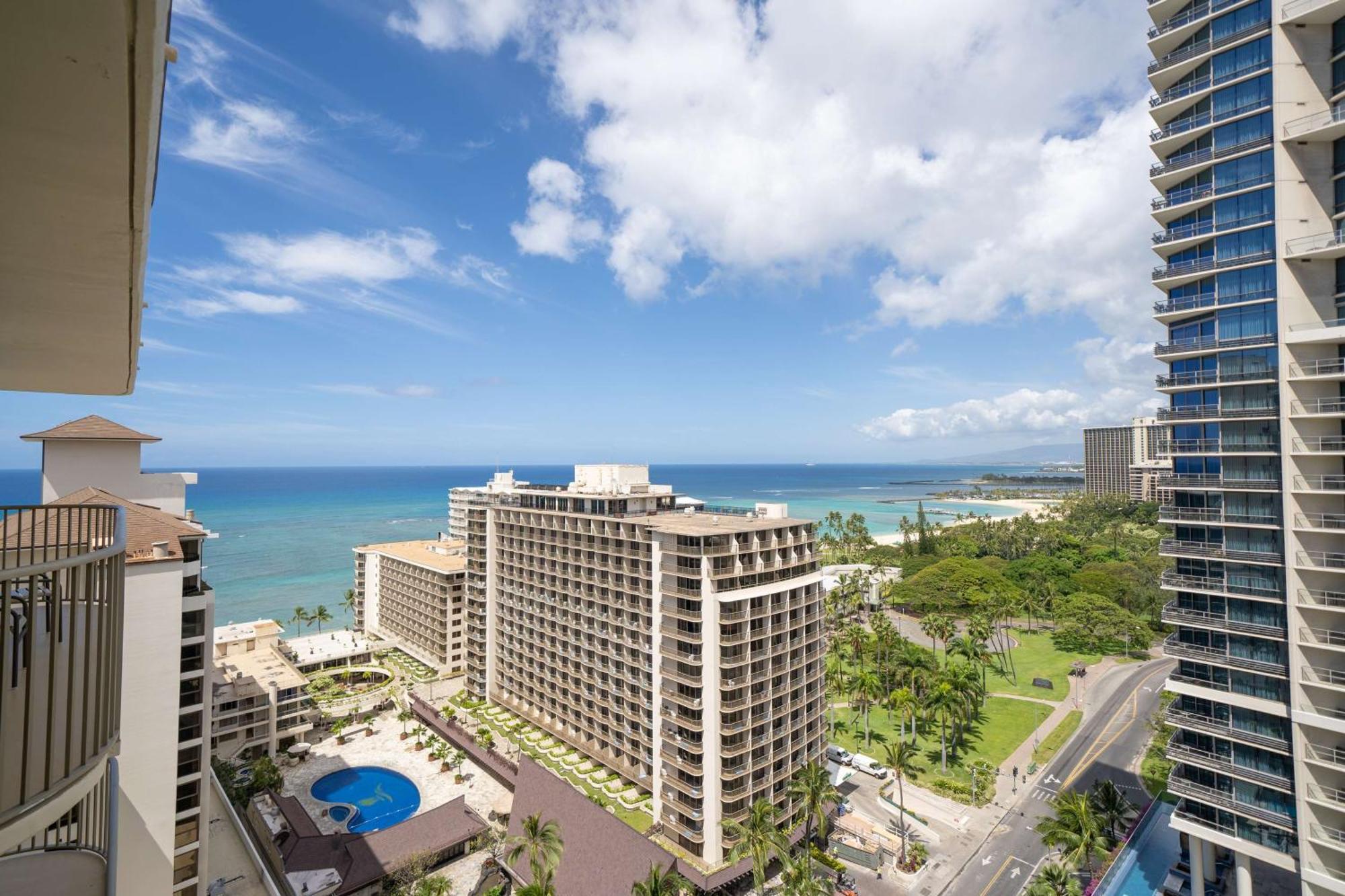 Embassy Suites By Hilton Waikiki Beach Walk Хонолулу Екстериор снимка