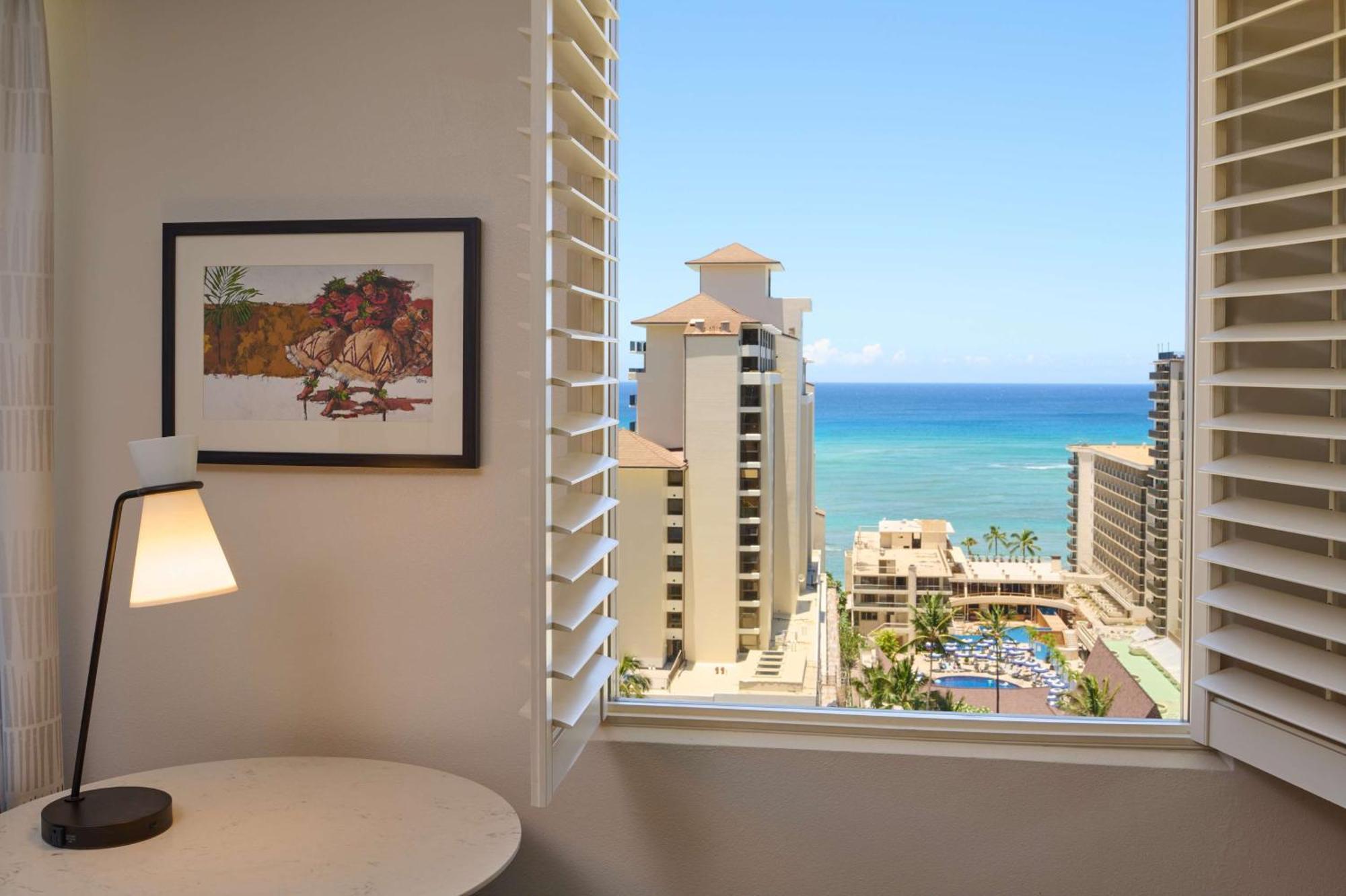 Embassy Suites By Hilton Waikiki Beach Walk Хонолулу Екстериор снимка