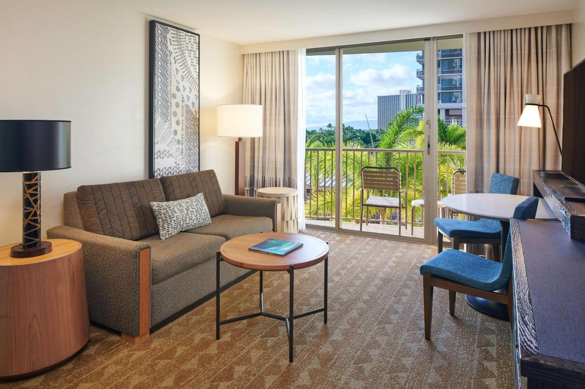 Embassy Suites By Hilton Waikiki Beach Walk Хонолулу Екстериор снимка